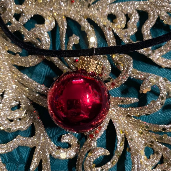 🎄 New Christmas Bulb Earrings & Necklace Set - Picture 3 of 7